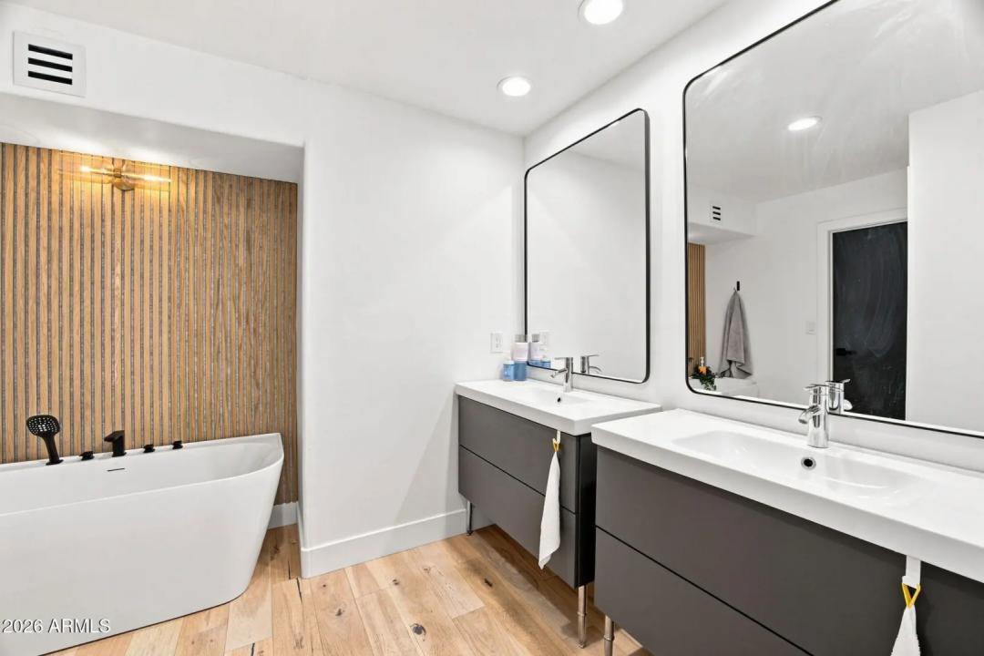 Real Estate Picture 25