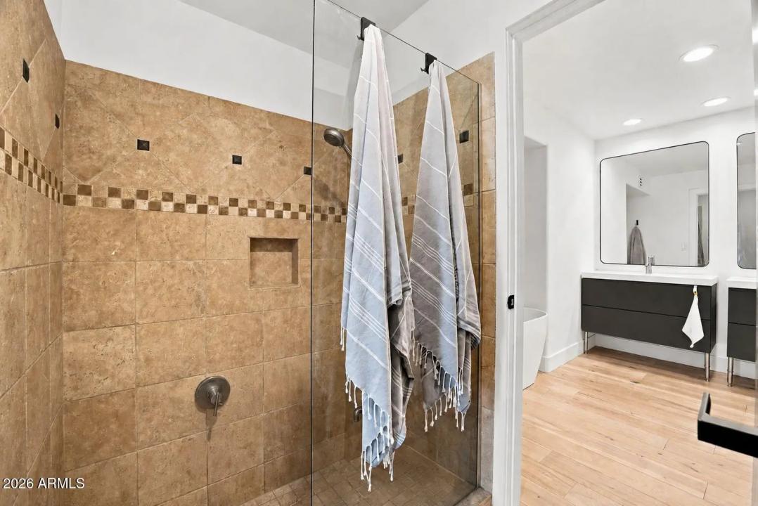 Real Estate Picture 27