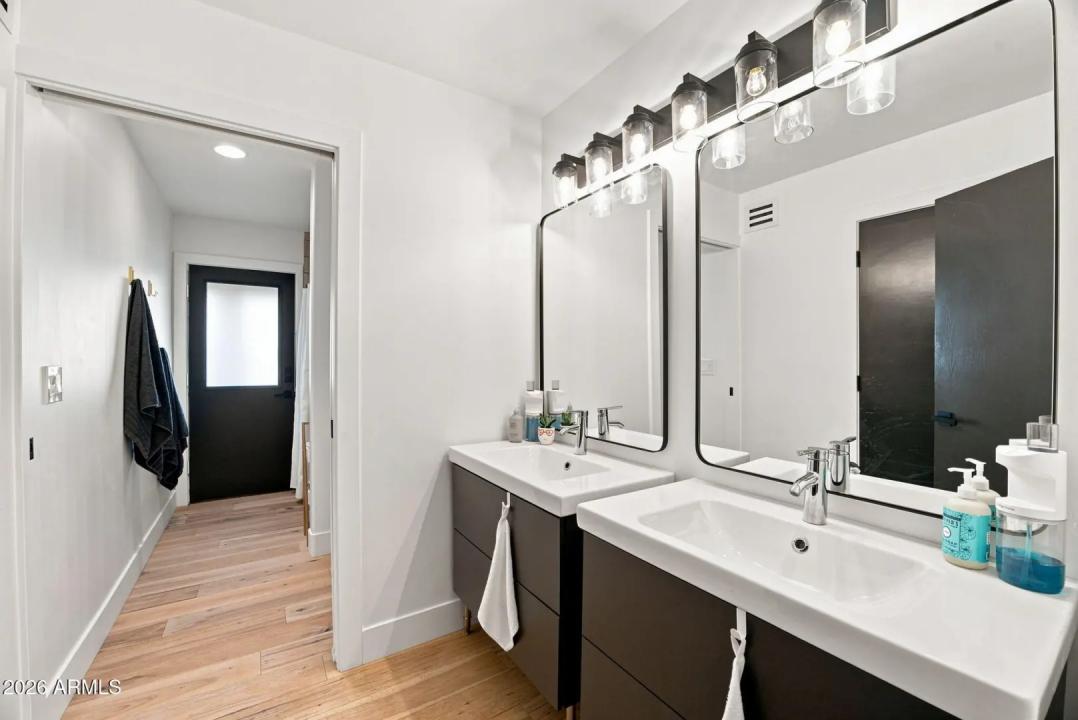 Real Estate Picture 35
