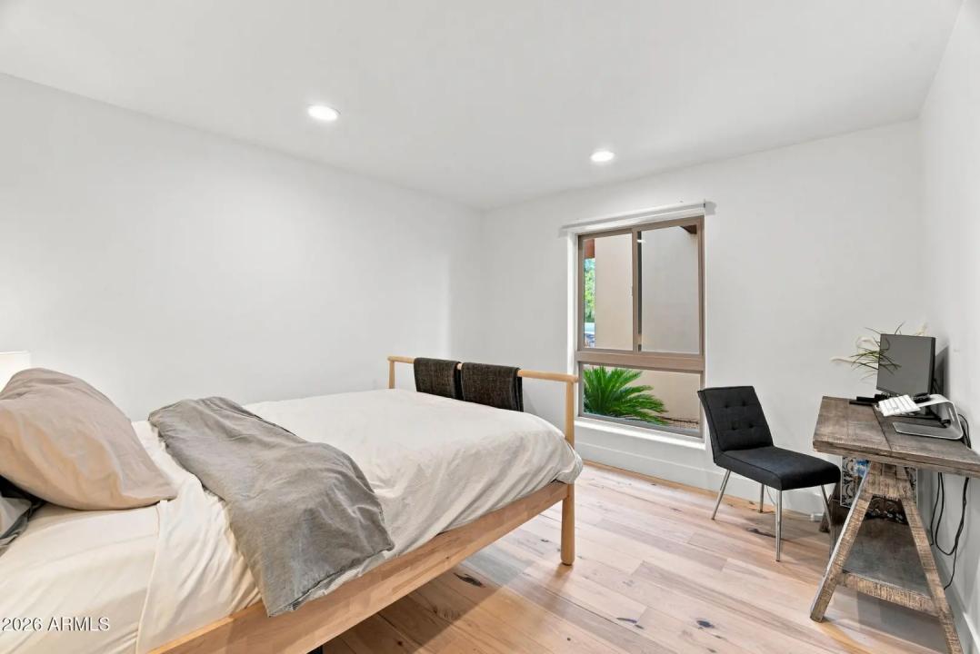 Real Estate Picture 29