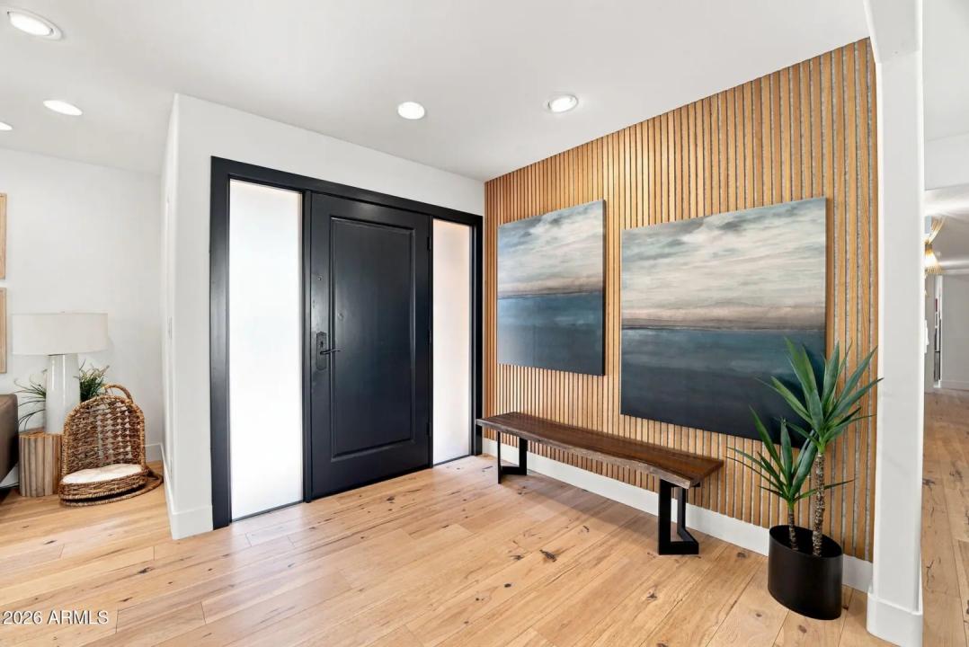 Real Estate Picture 4