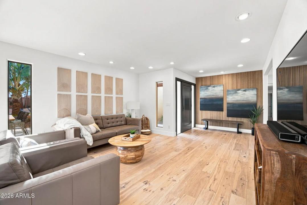 Real Estate Picture 20