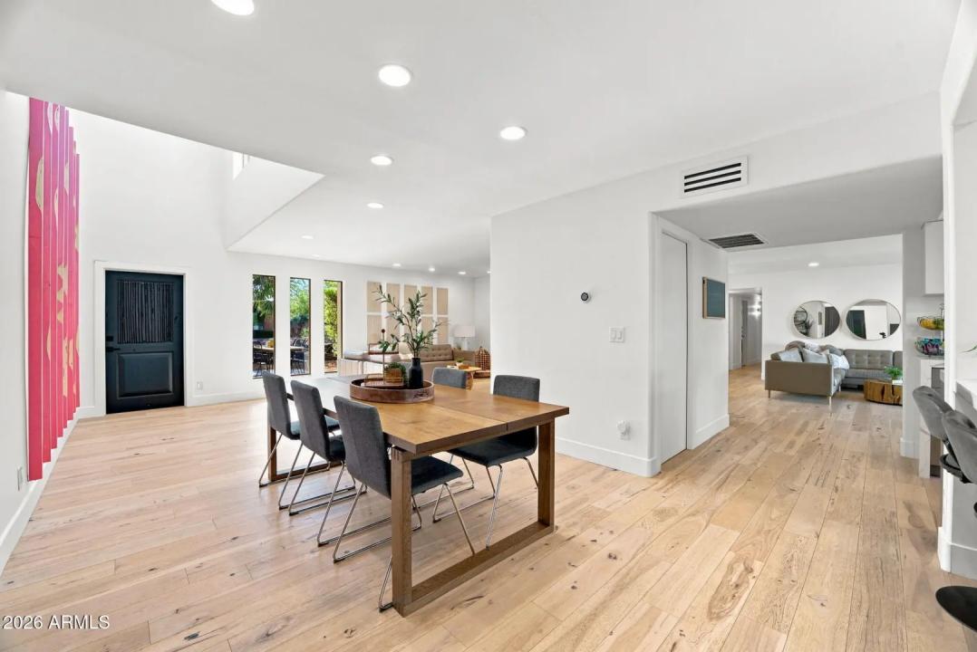 Real Estate Picture 16