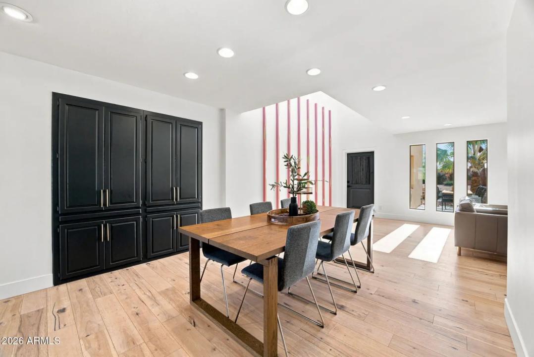 Real Estate Picture 15