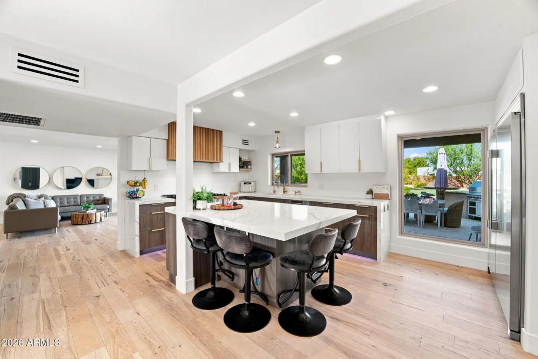 Real Estate Picture 13