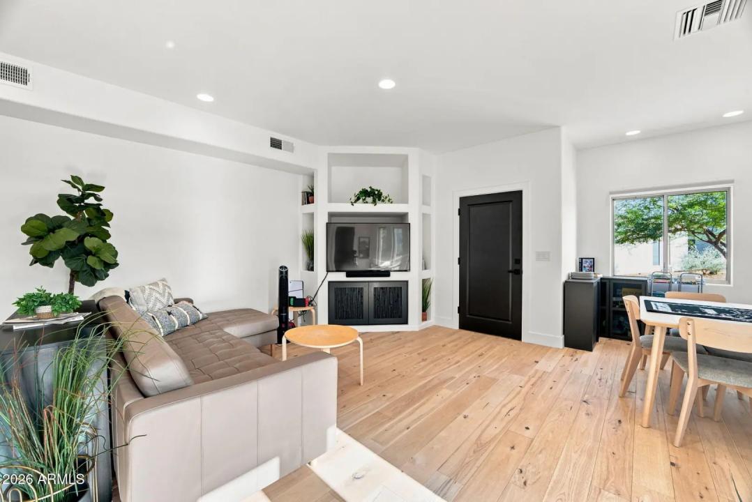 Real Estate Picture 40