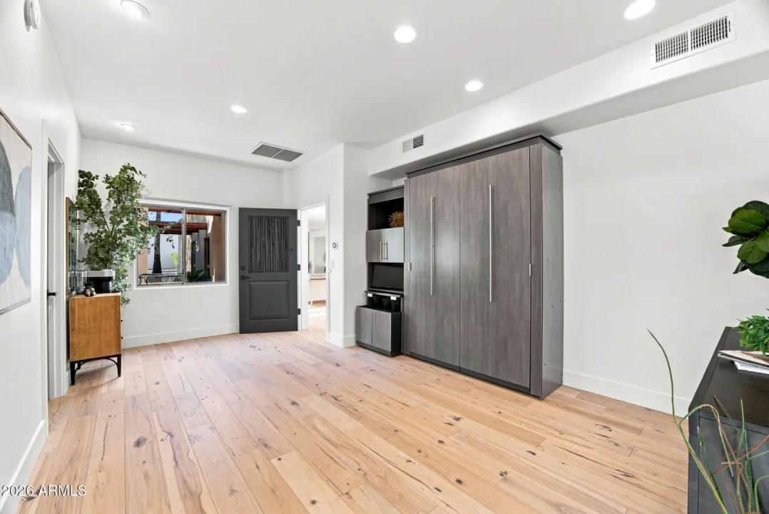 Real Estate Picture 38