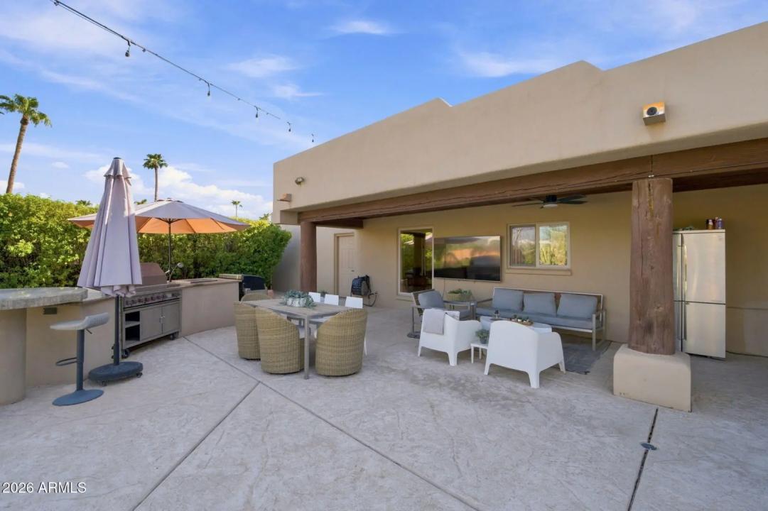 Real Estate Picture 50