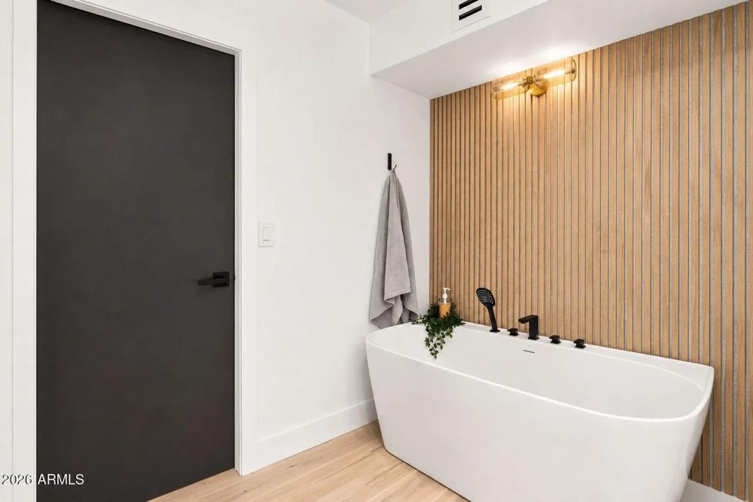 Real Estate Picture 26