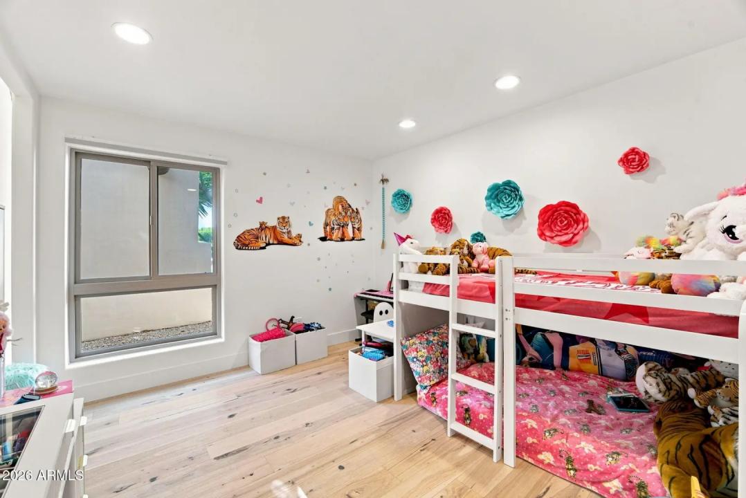 Real Estate Picture 31