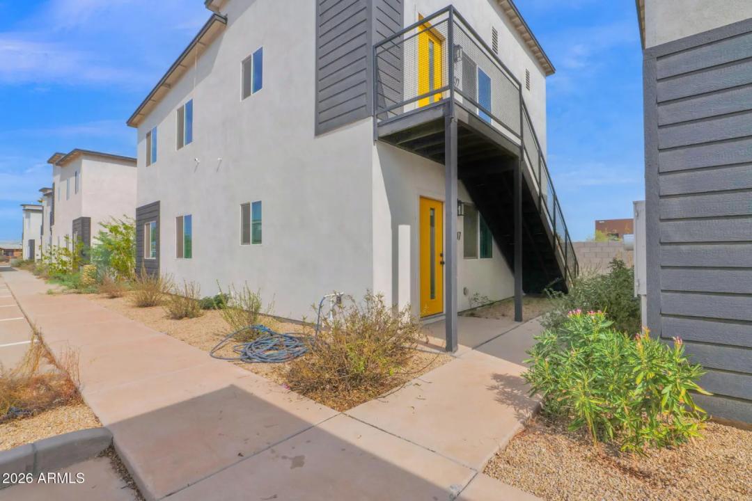 Real Estate Picture 1