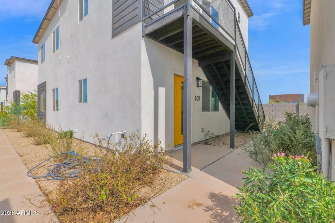 Real Estate Picture 28