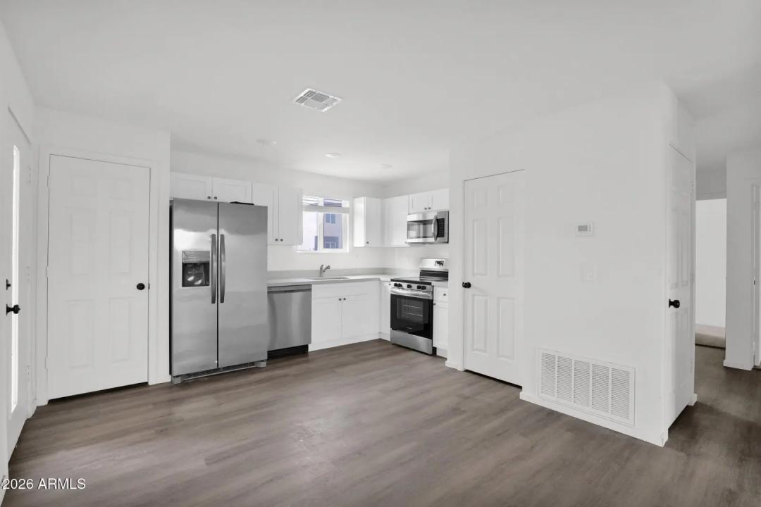 Real Estate Picture 5