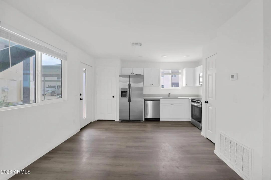 Real Estate Picture 6