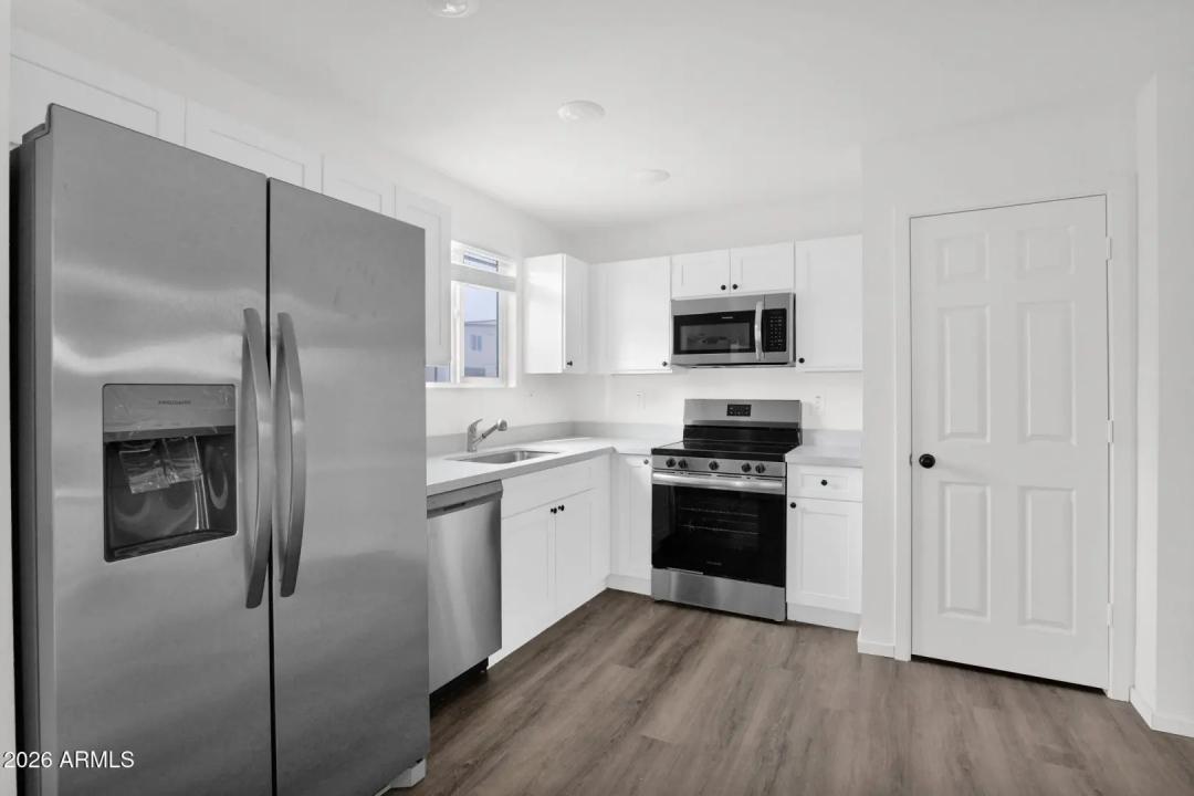 Real Estate Picture 16