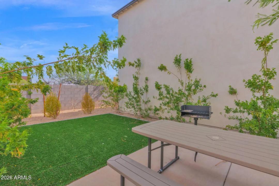 Real Estate Picture 30