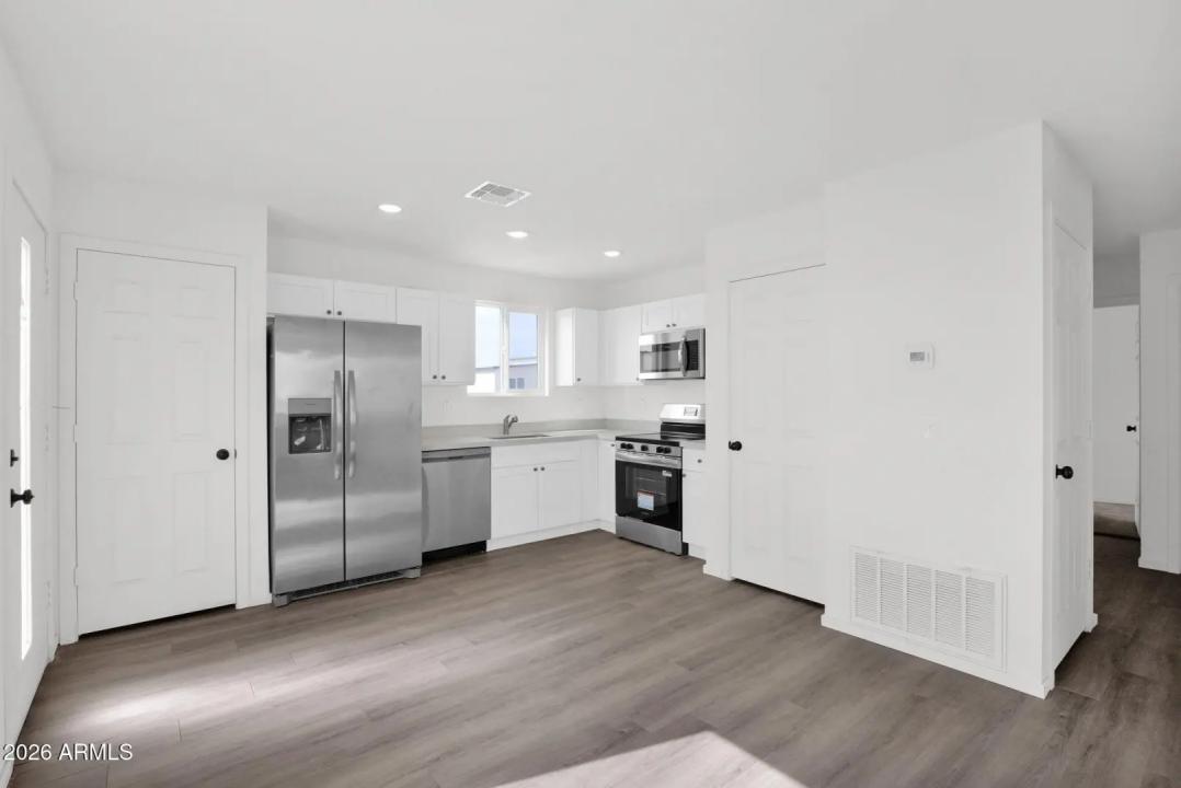 Real Estate Picture 19