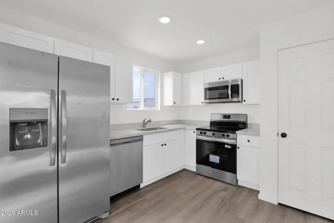 Real Estate Picture 21