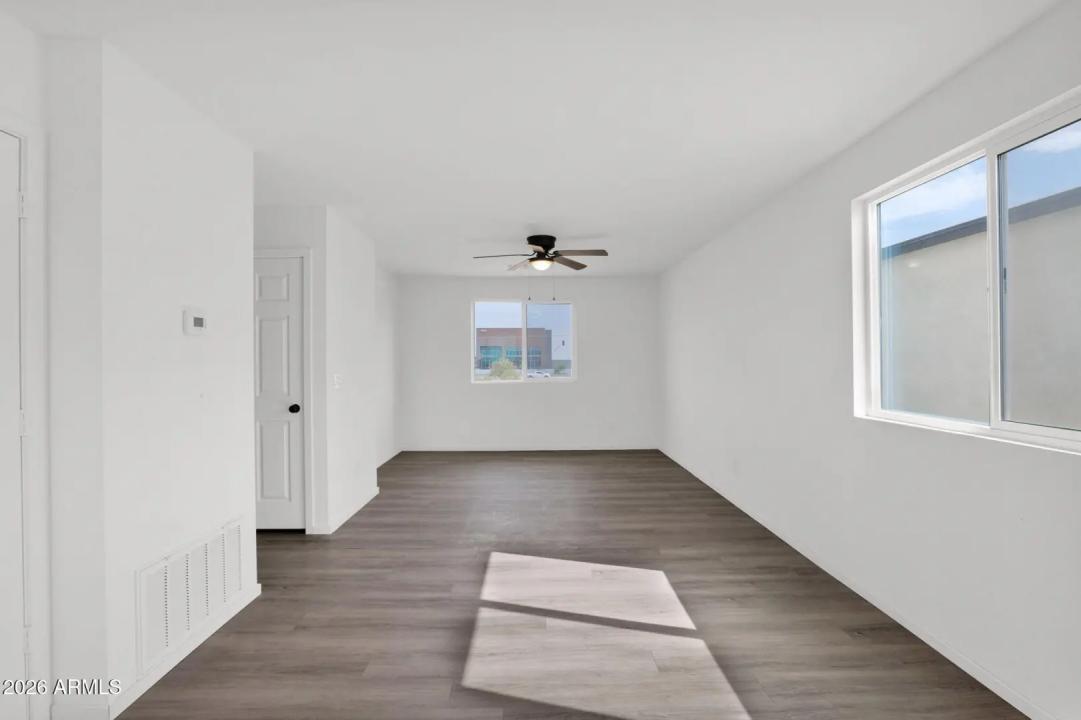 Real Estate Picture 9