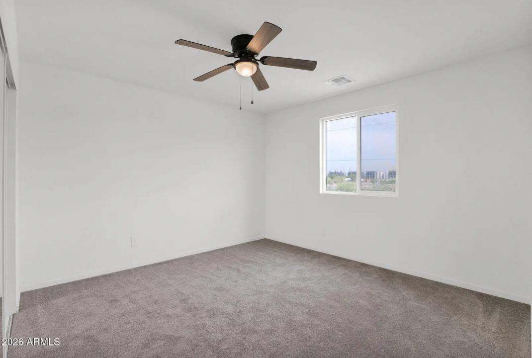 Real Estate Picture 24