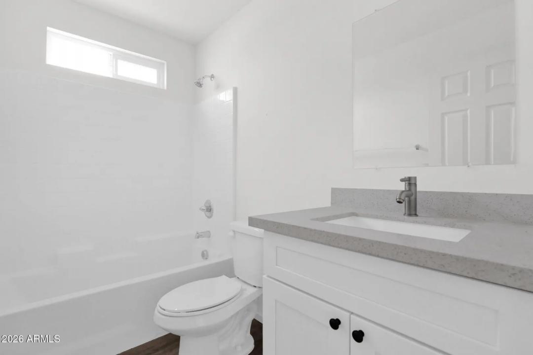 Real Estate Picture 25
