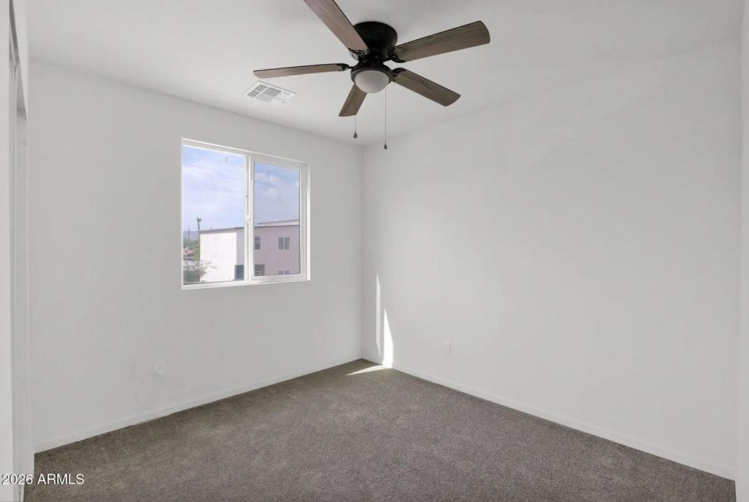 Real Estate Picture 27