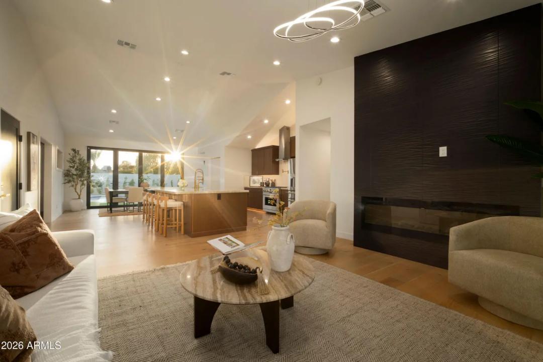 Real Estate Picture 9