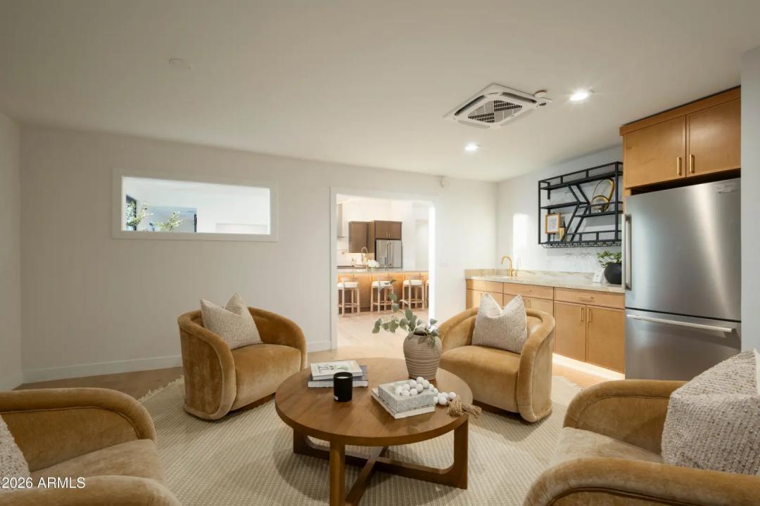 Real Estate Picture 15