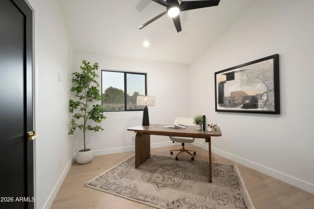 Real Estate Picture 18