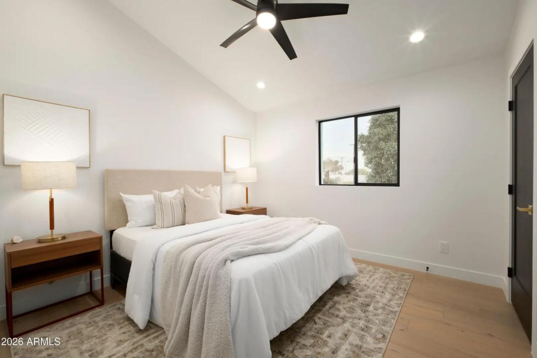 Real Estate Picture 19