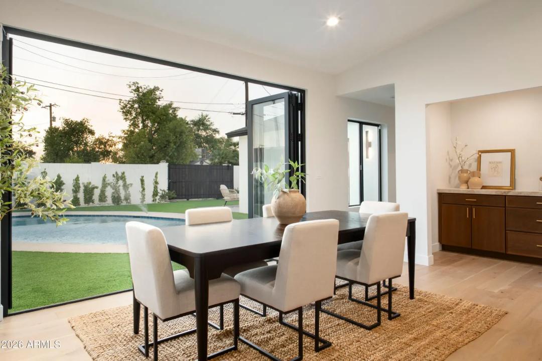 Real Estate Picture 8