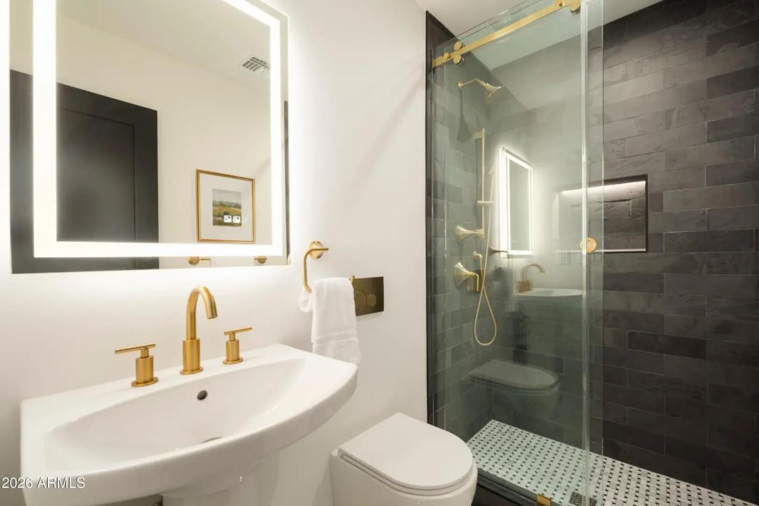 Real Estate Picture 21