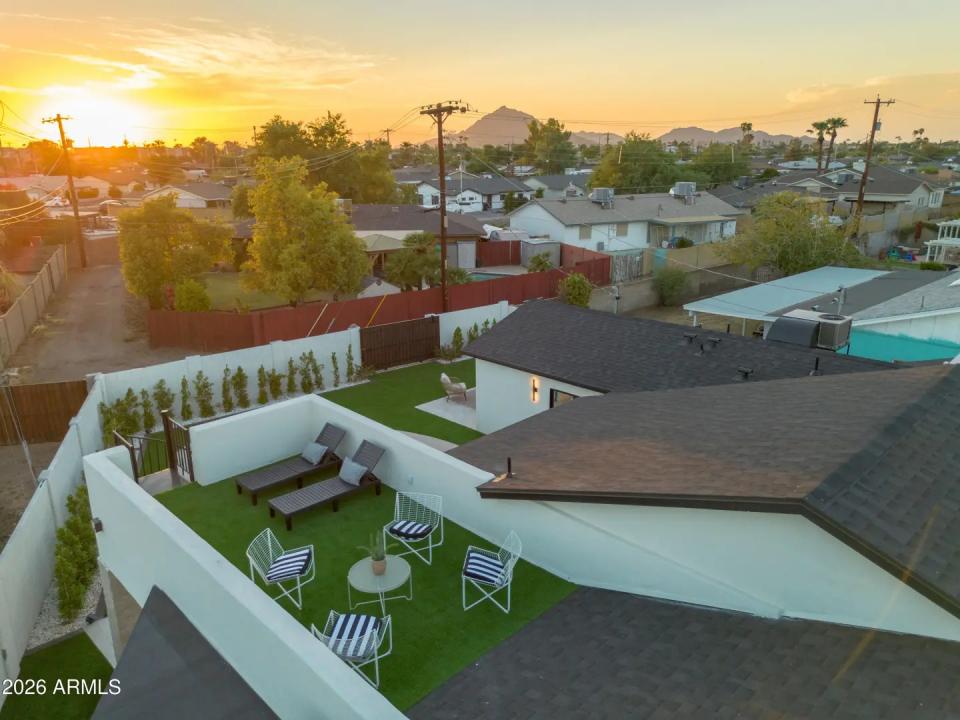 Real Estate Picture 23