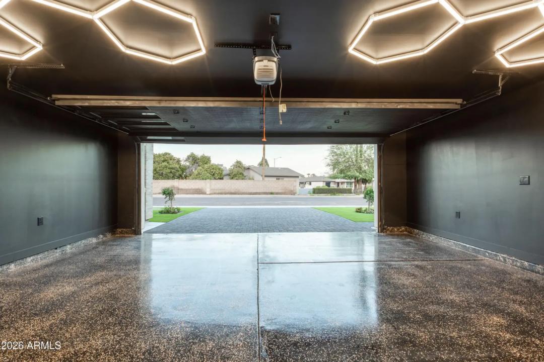 Real Estate Picture 27