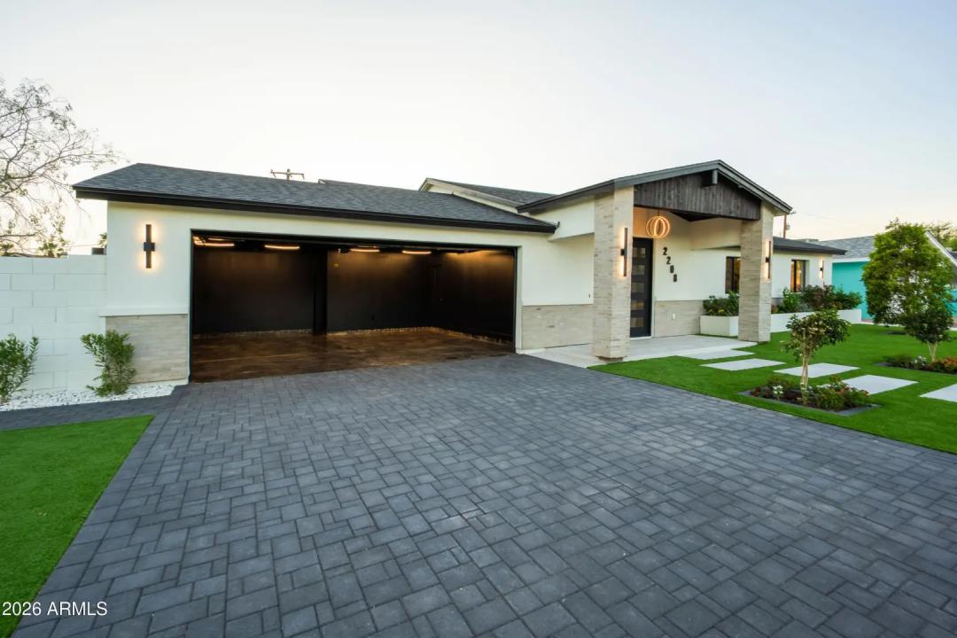 Real Estate Picture 25