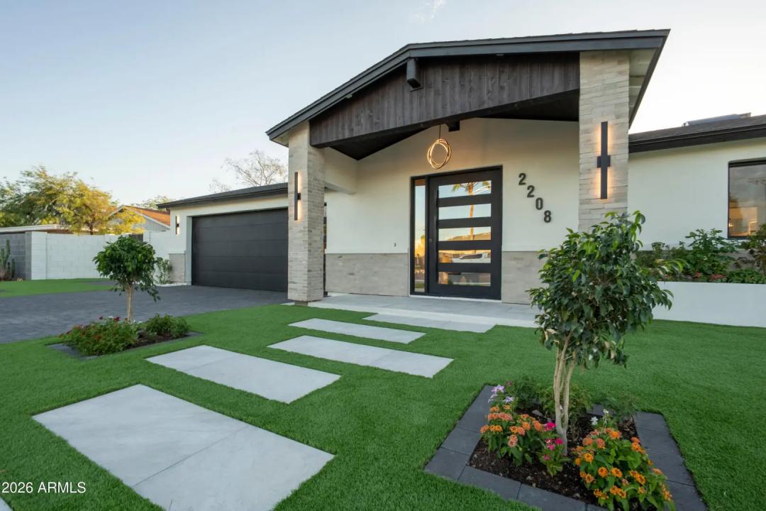 Real Estate Picture 3