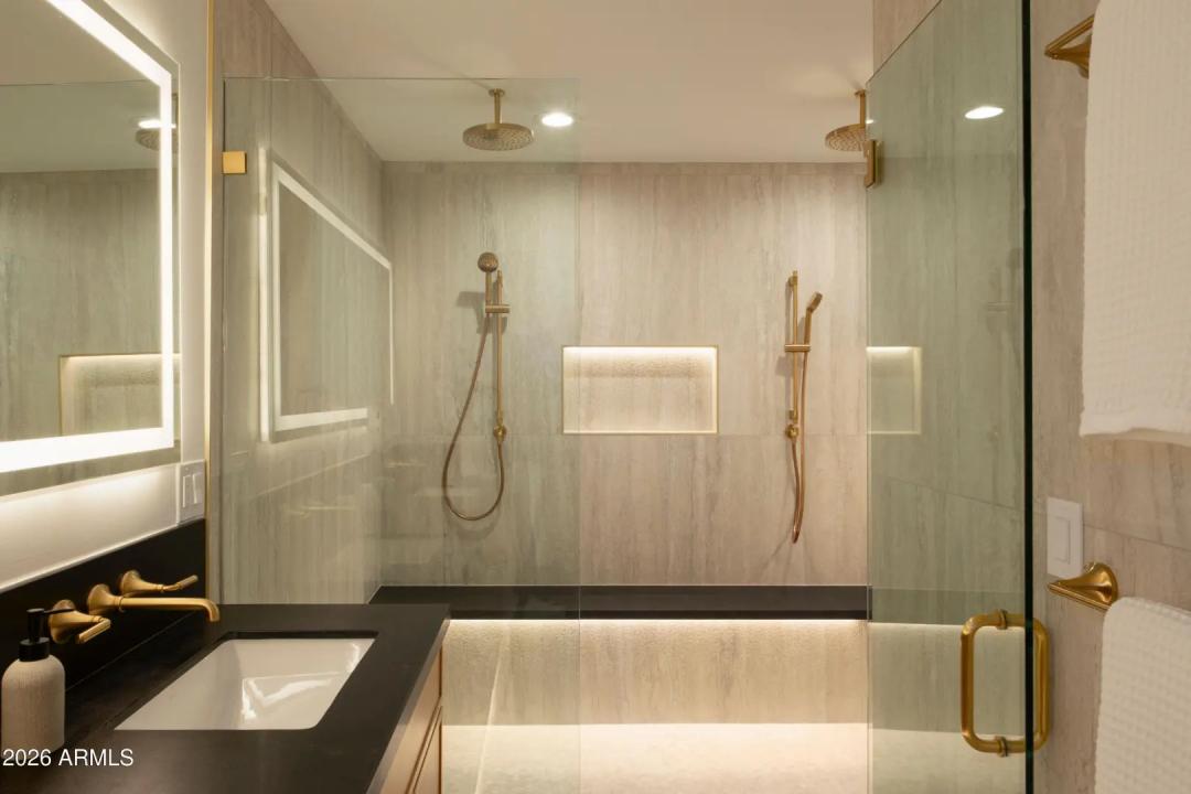 Real Estate Picture 13
