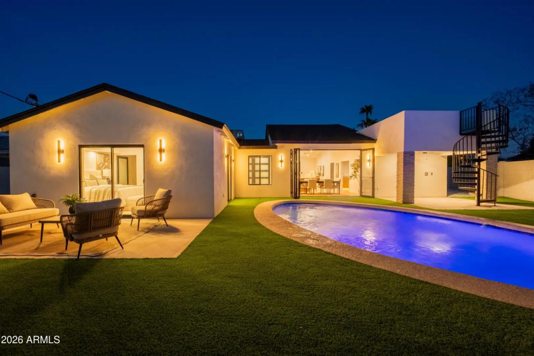 Real Estate Picture 4