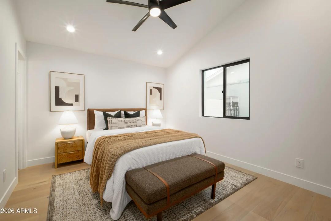 Real Estate Picture 20