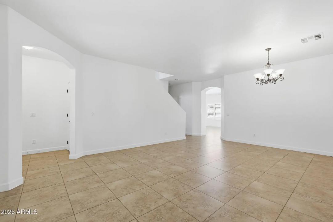 Real Estate Picture 5