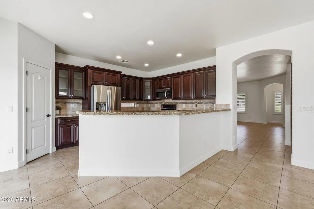 Real Estate Picture 11