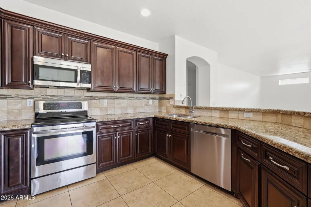 Real Estate Picture 13
