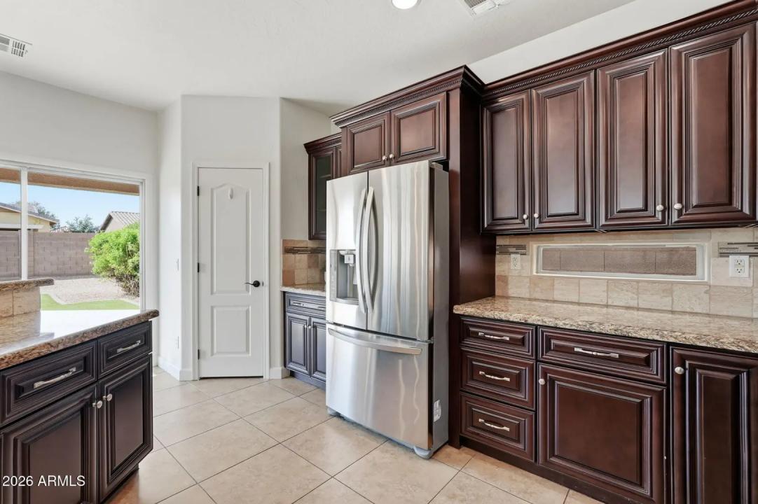Real Estate Picture 15