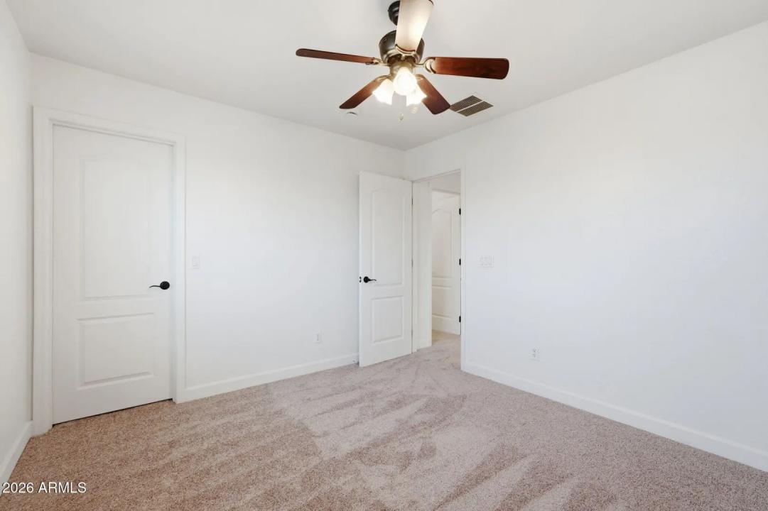 Real Estate Picture 32