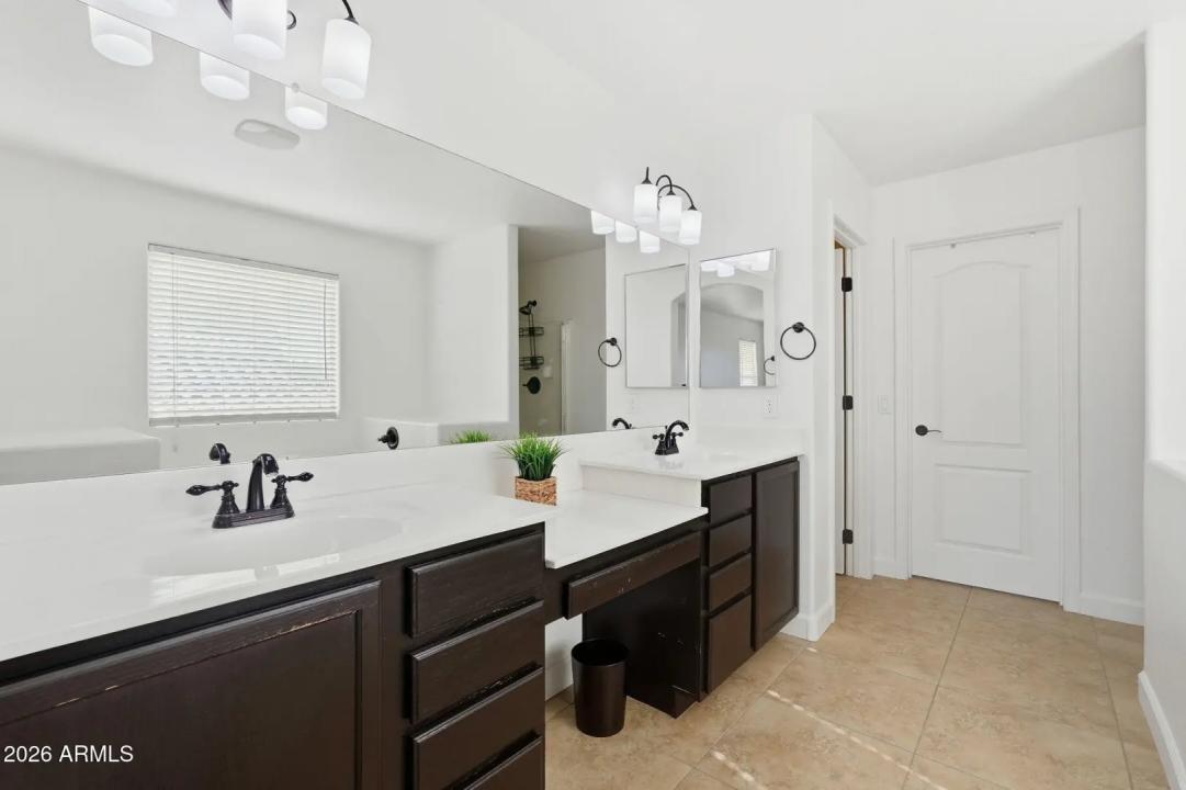 Real Estate Picture 24