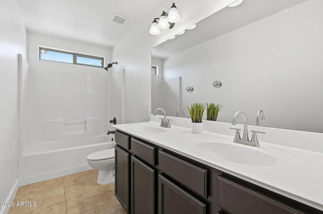 Real Estate Picture 39
