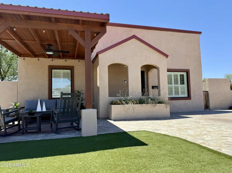 Real Estate Picture 5