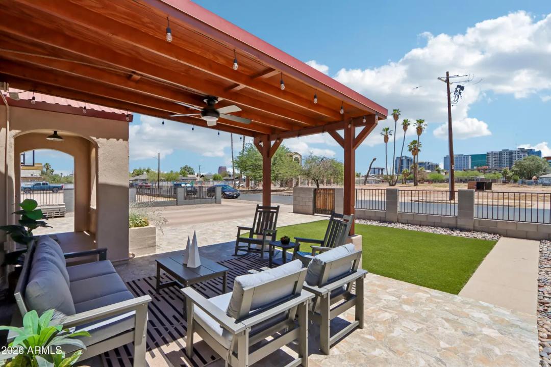 Real Estate Picture 7