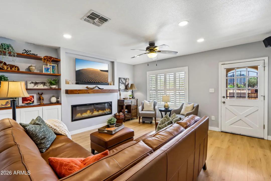 Real Estate Picture 10