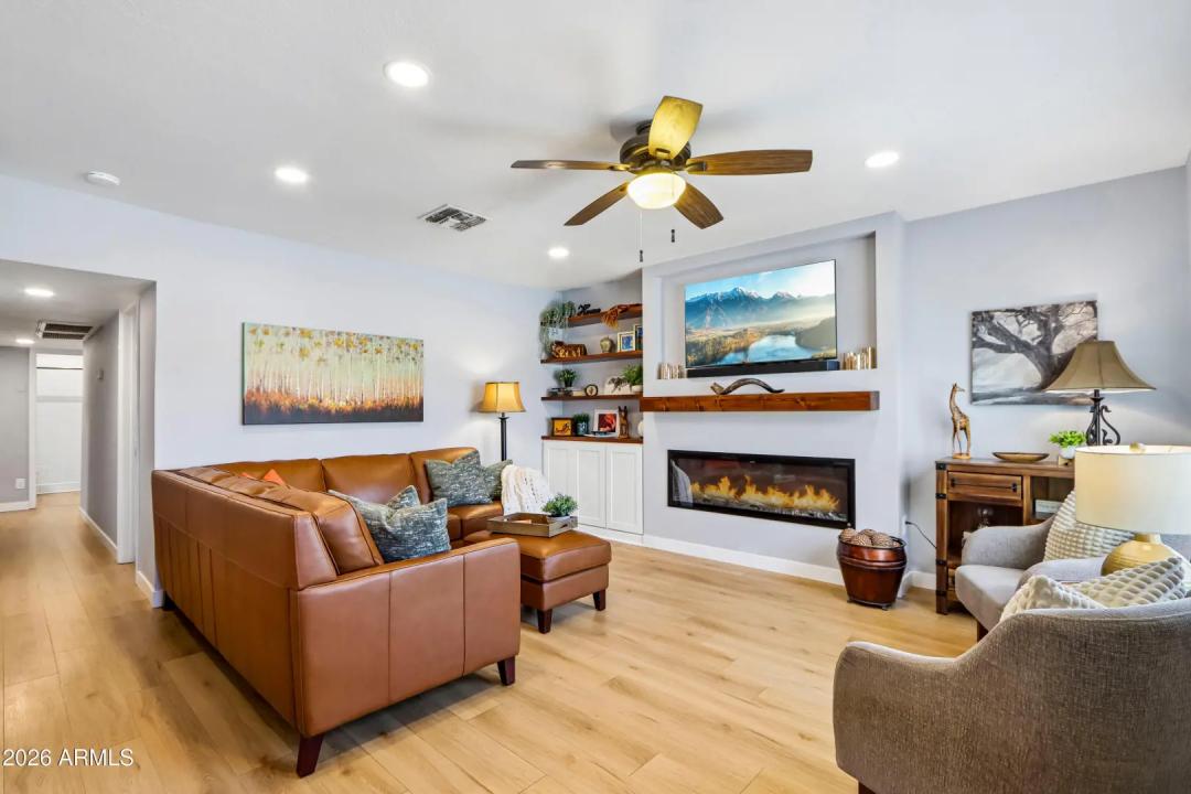 Real Estate Picture 13